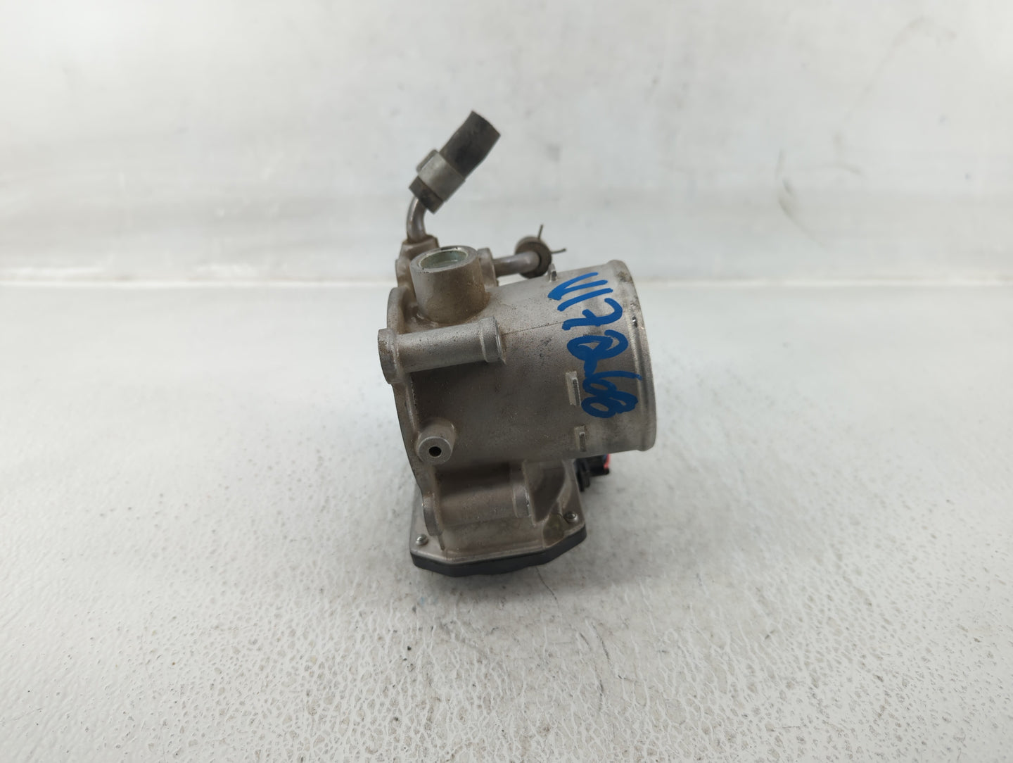 2016-2017 Hyundai Sonata Throttle Body P/N:35100-2E610 Fits Fits 2016 2017 2018 2019 2020 OEM Used Auto Parts - Oemusedautop