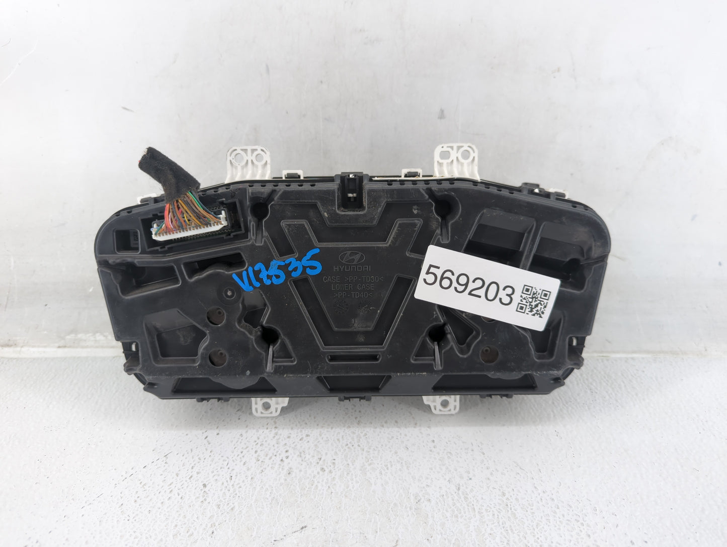 2016-2017 Hyundai Sonata Instrument Cluster Speedometer Gauges P/N:94001-C2200 Fits Fits 2016 2017 OEM Used Auto Parts - Oem