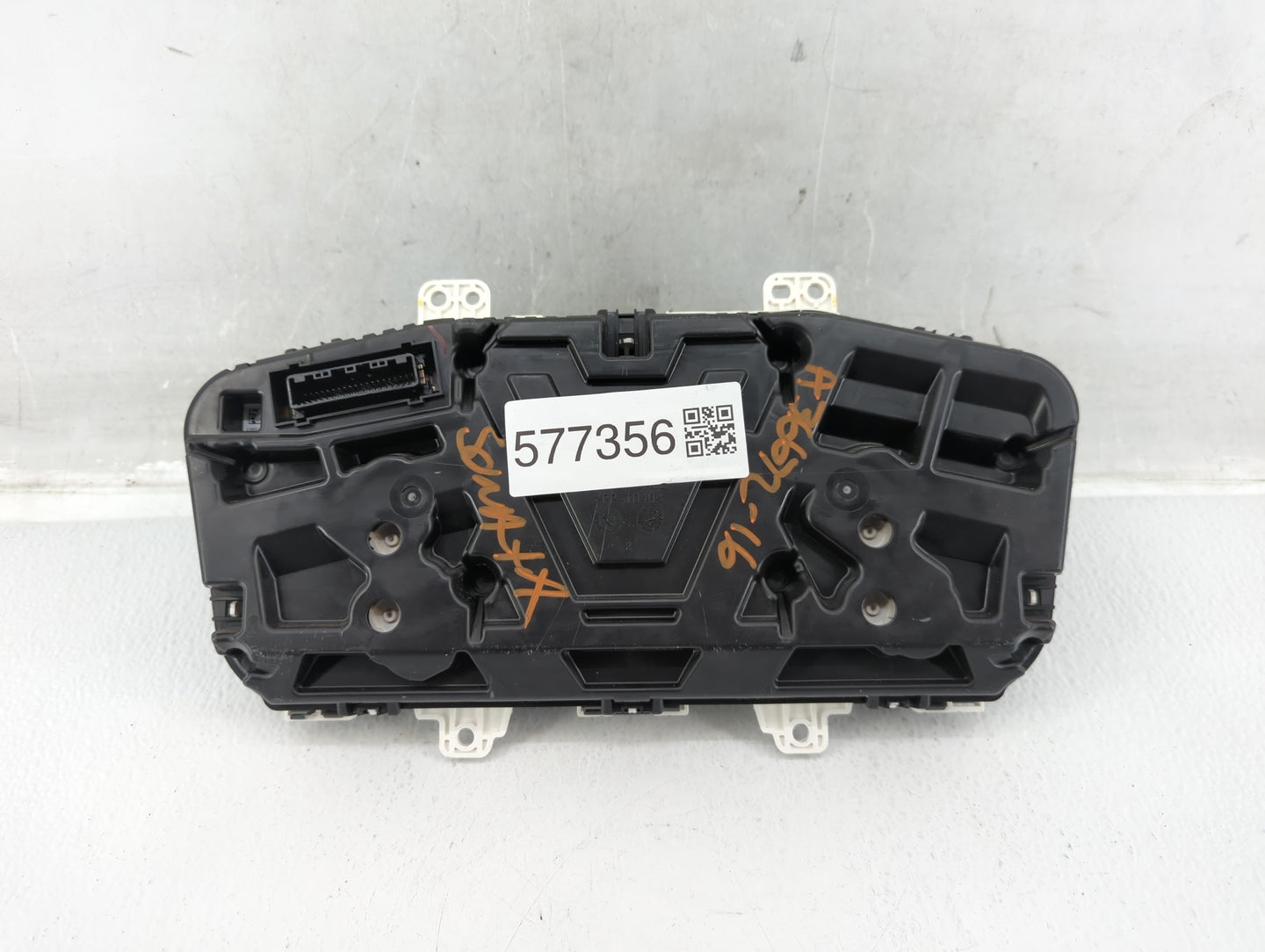 2016-2017 Hyundai Sonata Instrument Cluster Speedometer Gauges P/N:94001-C2200 Fits Fits 2016 2017 OEM Used Auto Parts - Oem