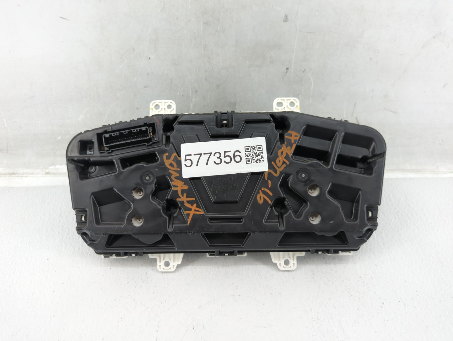 2016-2017 Hyundai Sonata Instrument Cluster Speedometer Gauges P/N:94001-C2200 Fits Fits 2016 2017 OEM Used Auto Parts - Oem