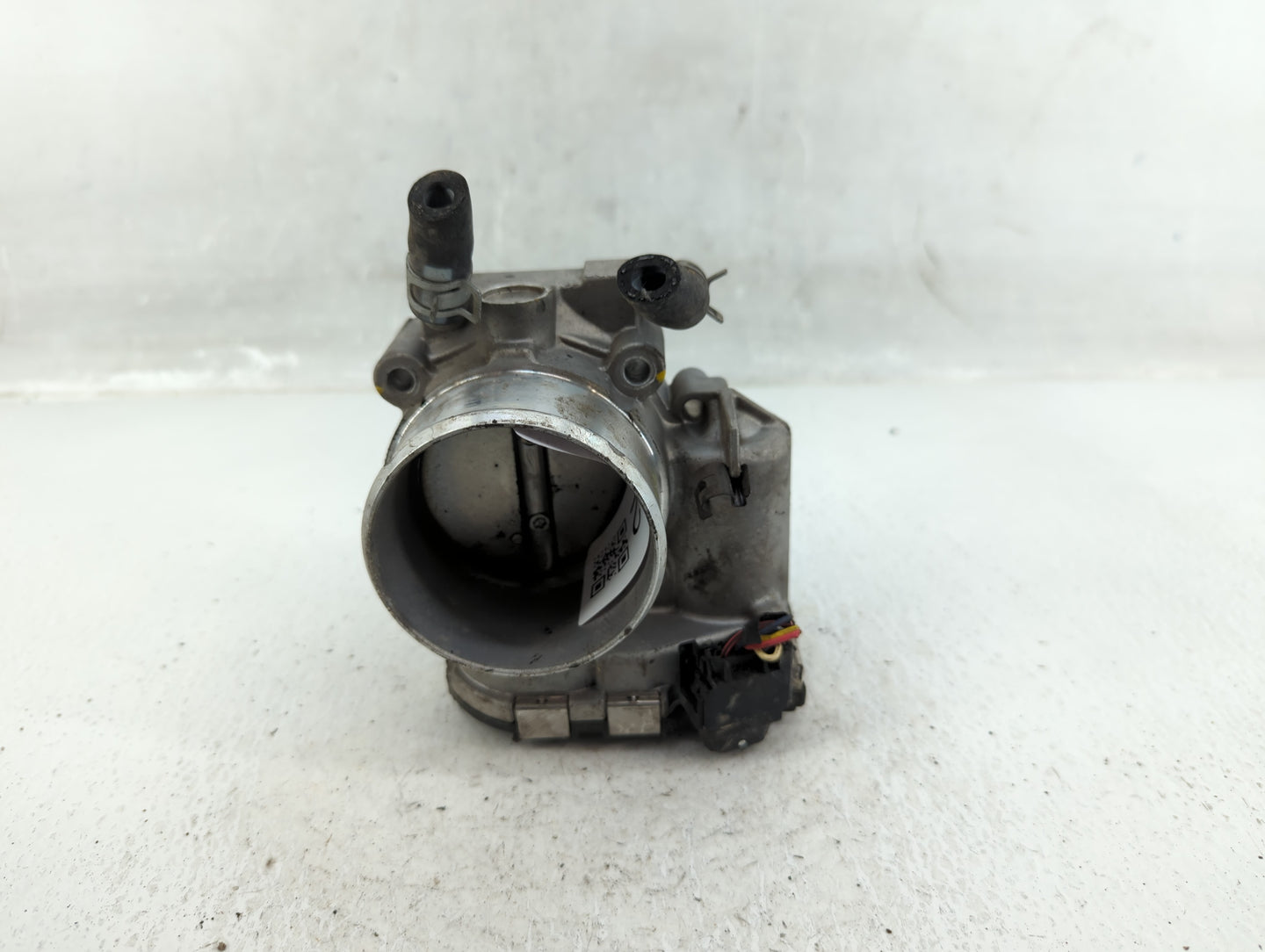 2015-2019 Hyundai Sonata Throttle Body P/N:35100-2G600 Fits Fits 2015 2016 2017 2018 2019 2020 2021 OEM Used Auto Parts - Oe