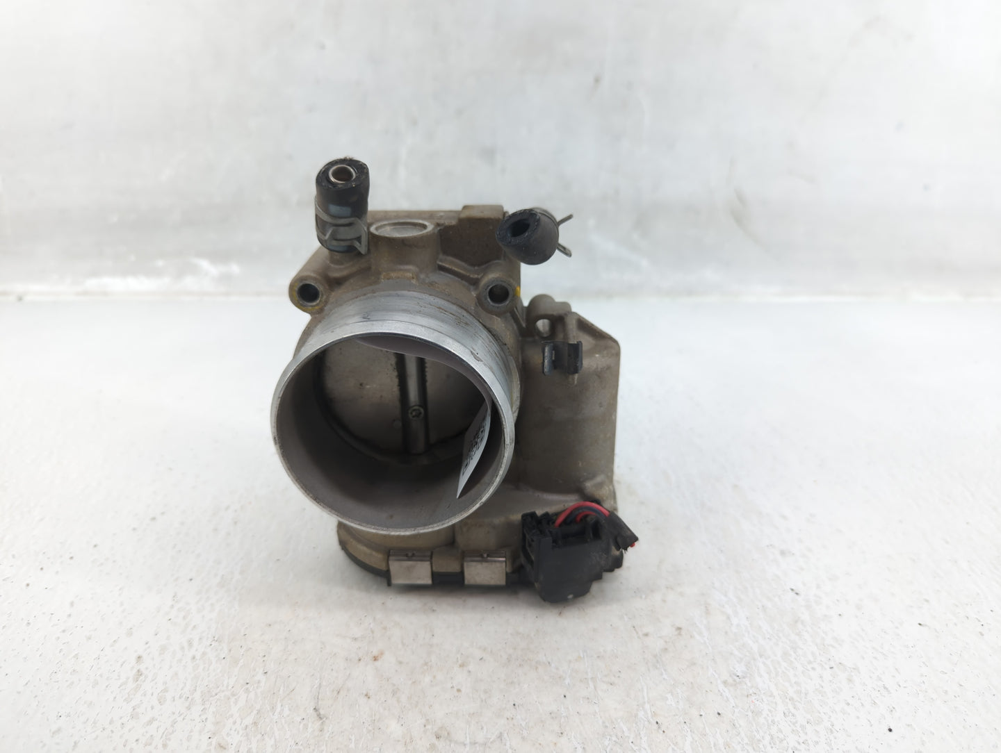 2015-2019 Hyundai Sonata Throttle Body P/N:35100-2G600 Fits Fits 2015 2016 2017 2018 2019 2020 2021 OEM Used Auto Parts - Oe