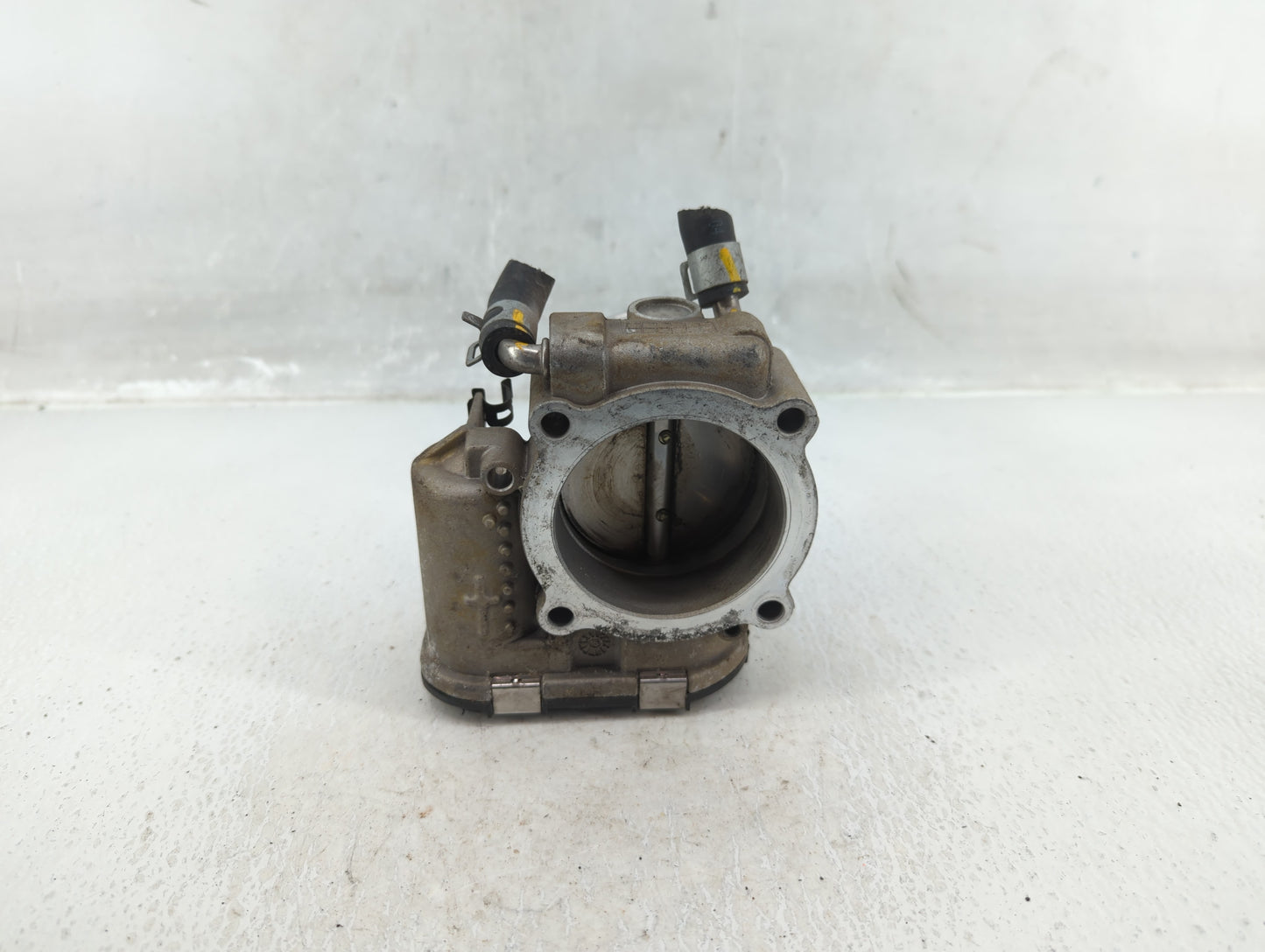 2015-2019 Hyundai Sonata Throttle Body P/N:35100-2G600 Fits Fits 2015 2016 2017 2018 2019 2020 2021 OEM Used Auto Parts - Oe