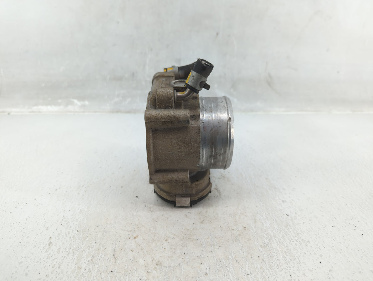 2015-2019 Hyundai Sonata Throttle Body P/N:35100-2G600 Fits Fits 2015 2016 2017 2018 2019 2020 2021 OEM Used Auto Parts - Oe