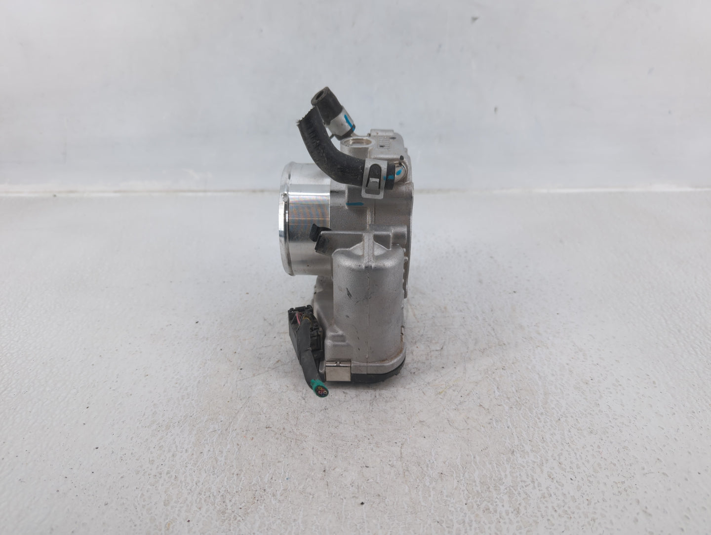 2015-2019 Hyundai Sonata Throttle Body P/N:35100-2G600 Fits Fits 2015 2016 2017 2018 2019 2020 2021 OEM Used Auto Parts - Oe