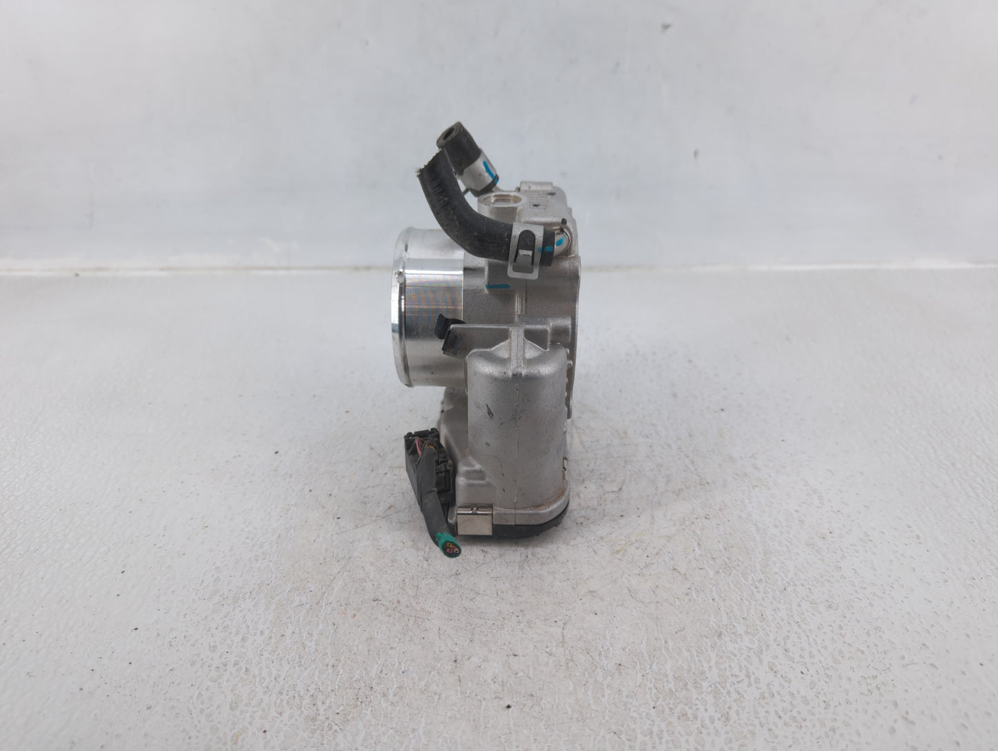 2015-2019 Hyundai Sonata Throttle Body P/N:35100-2G600 Fits Fits 2015 2016 2017 2018 2019 2020 2021 OEM Used Auto Parts - Oe