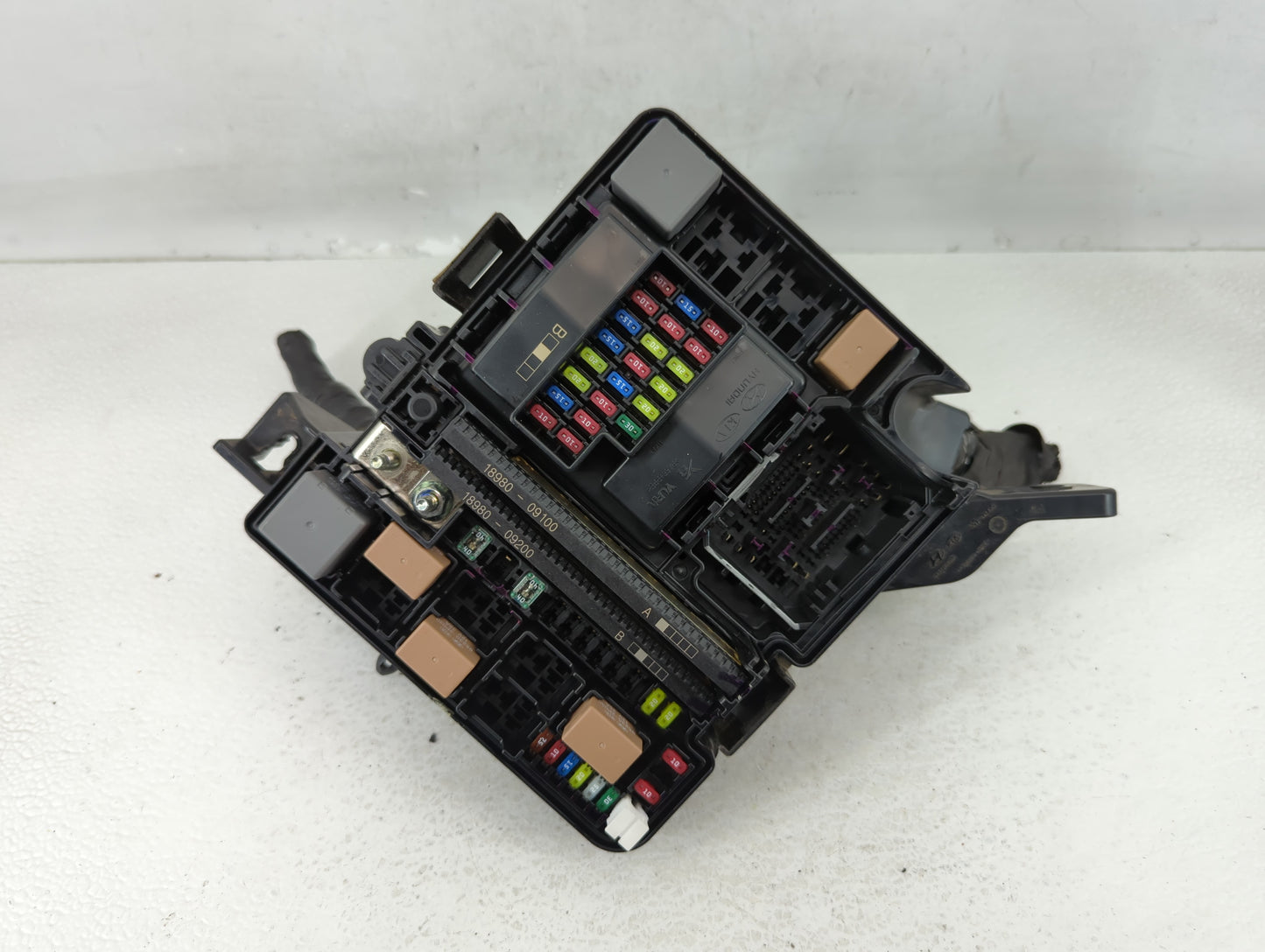 2016-2017 Hyundai Sonata Fusebox Fuse Box Panel Relay Module P/N:6423-0102-7-000 Fits Fits 2016 2017 OEM Used Auto Parts - O