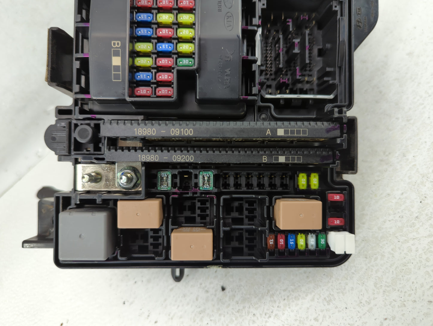 2016-2017 Hyundai Sonata Fusebox Fuse Box Panel Relay Module P/N:6423-0102-7-000 Fits Fits 2016 2017 OEM Used Auto Parts - O