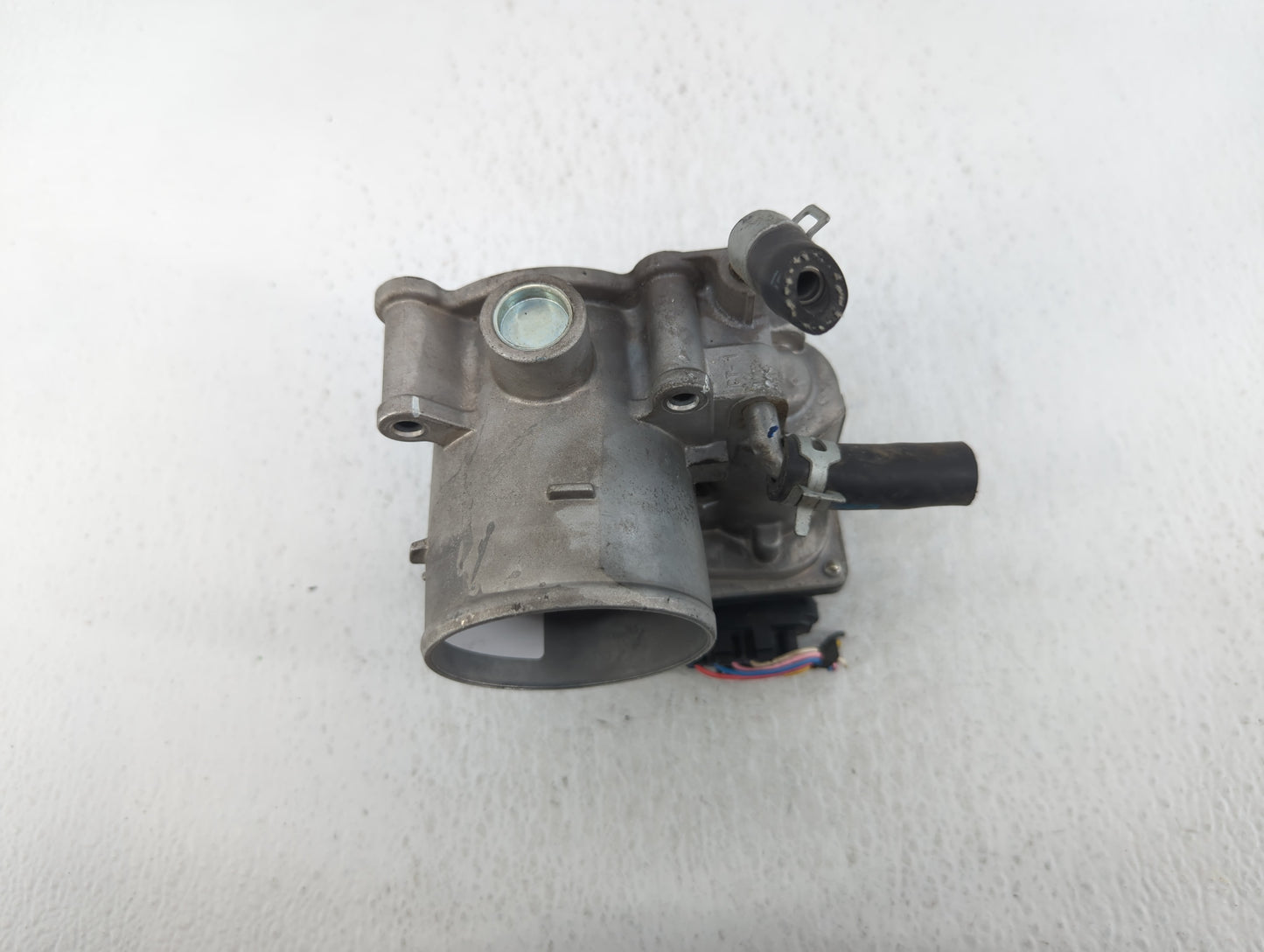 2016-2017 Hyundai Sonata Throttle Body P/N:5930 10S24 35100-2E610 Fits Fits 2016 2017 2018 2019 2020 OEM Used Auto Parts - O