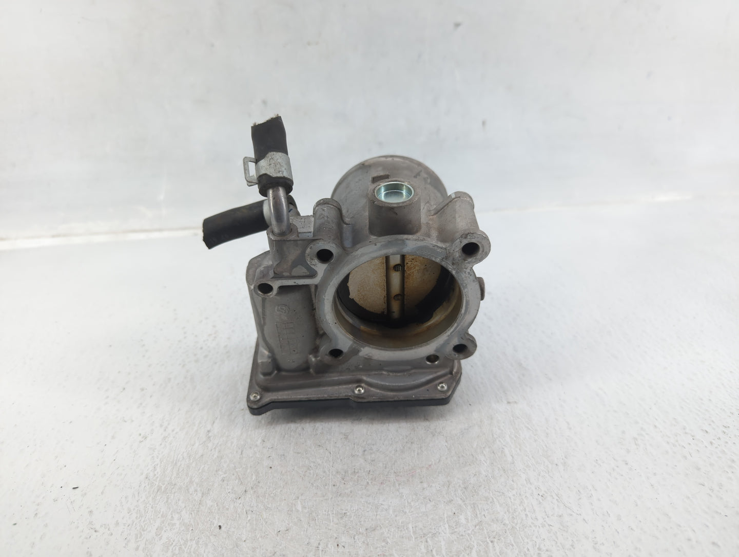 2016-2017 Hyundai Sonata Throttle Body P/N:5930 10S24 35100-2E610 Fits Fits 2016 2017 2018 2019 2020 OEM Used Auto Parts - O