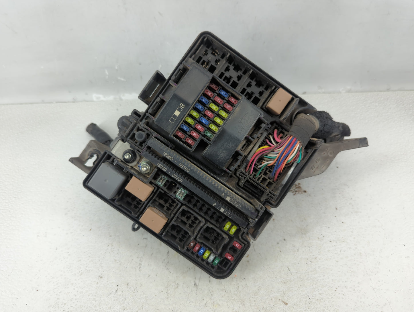 2016-2017 Hyundai Sonata Fusebox Fuse Box Panel Relay Module P/N:6423-0102-7-000 Fits Fits 2016 2017 OEM Used Auto Parts - O