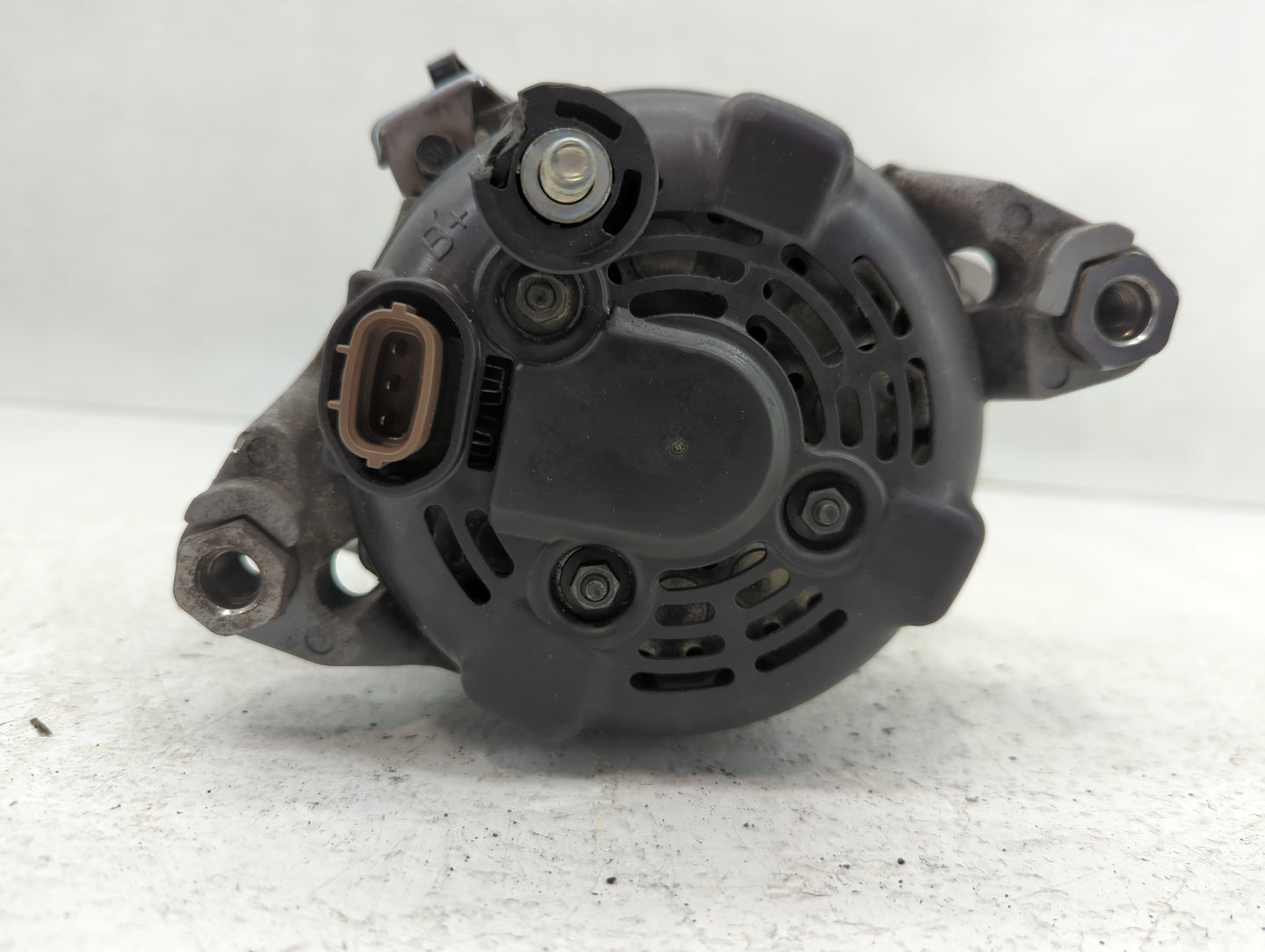 2015-2019 Hyundai Sonata Alternator Replacement Generator Charging Assembly Engine OEM P/N:37300-2G061 Fits OEM Used Auto Pa