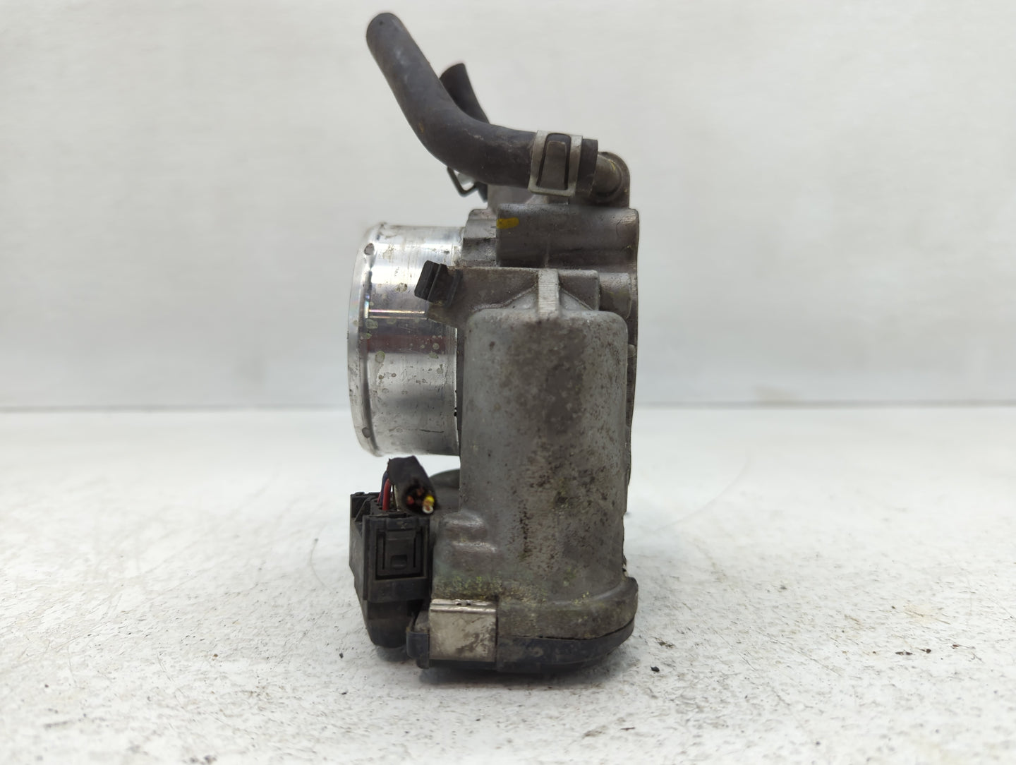 2015-2019 Hyundai Sonata Throttle Body P/N:35100-2G600 Fits Fits 2015 2016 2017 2018 2019 2020 2021 OEM Used Auto Parts - Oe