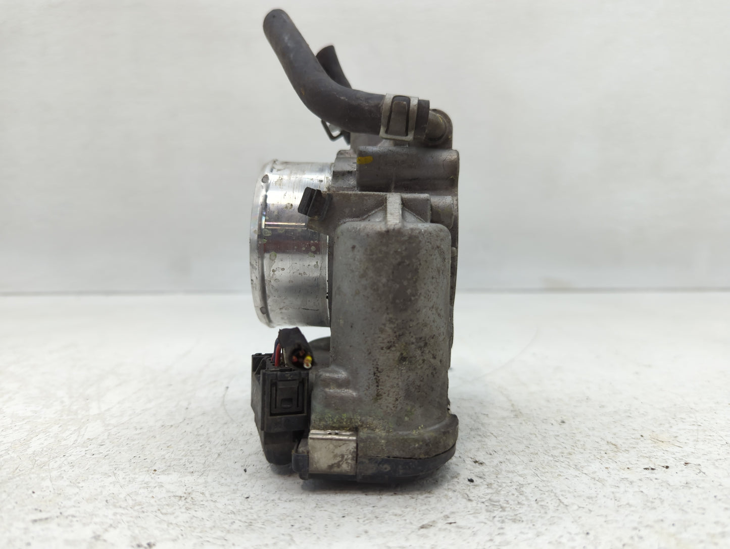 2015-2019 Hyundai Sonata Throttle Body P/N:35100-2G600 Fits Fits 2015 2016 2017 2018 2019 2020 2021 OEM Used Auto Parts - Oe