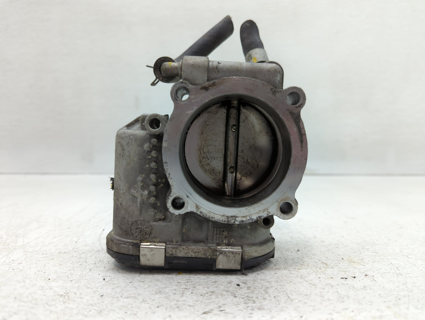 2015-2019 Hyundai Sonata Throttle Body P/N:35100-2G600 Fits Fits 2015 2016 2017 2018 2019 2020 2021 OEM Used Auto Parts - Oe