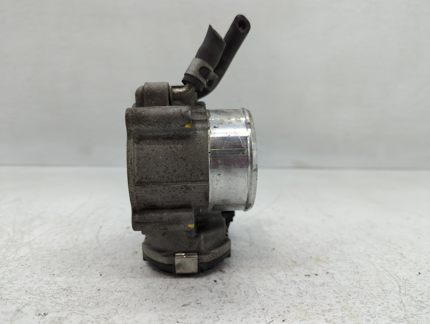 2015-2019 Hyundai Sonata Throttle Body P/N:35100-2G600 Fits Fits 2015 2016 2017 2018 2019 2020 2021 OEM Used Auto Parts - Oe