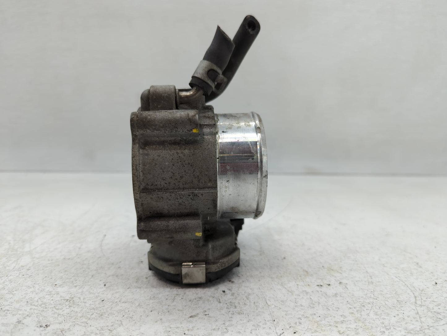 2015-2019 Hyundai Sonata Throttle Body P/N:35100-2G600 Fits Fits 2015 2016 2017 2018 2019 2020 2021 OEM Used Auto Parts - Oe