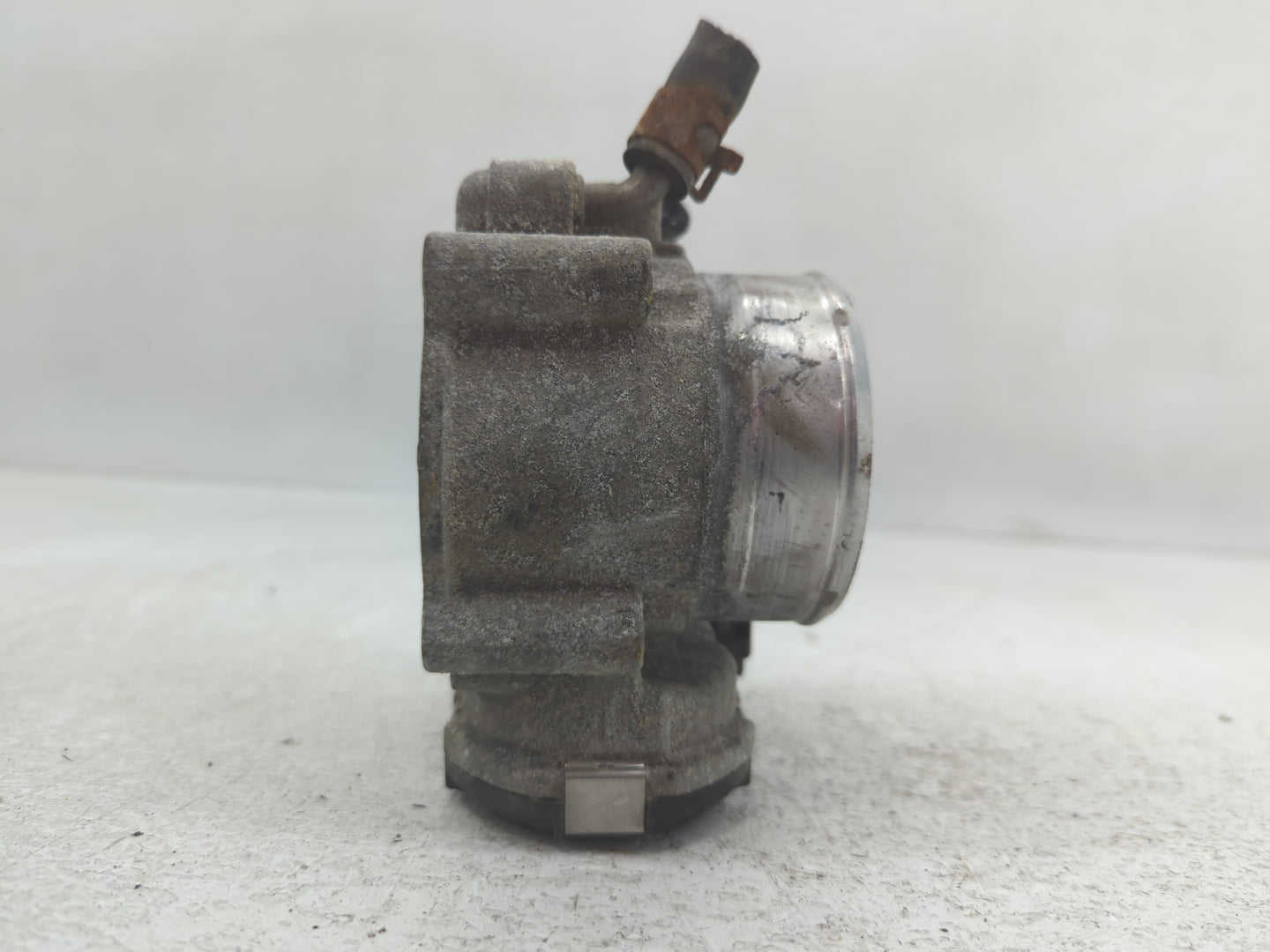2015-2019 Hyundai Sonata Throttle Body P/N:35100-2G600 Fits Fits 2015 2016 2017 2018 2019 2020 2021 OEM Used Auto Parts - Oe