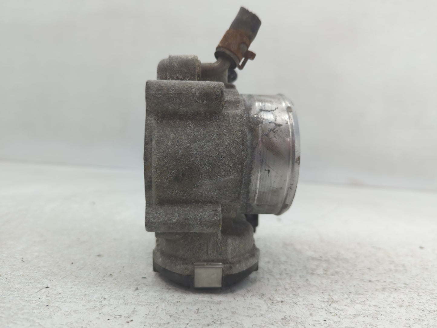2015-2019 Hyundai Sonata Throttle Body P/N:35100-2G600 Fits Fits 2015 2016 2017 2018 2019 2020 2021 OEM Used Auto Parts - Oe