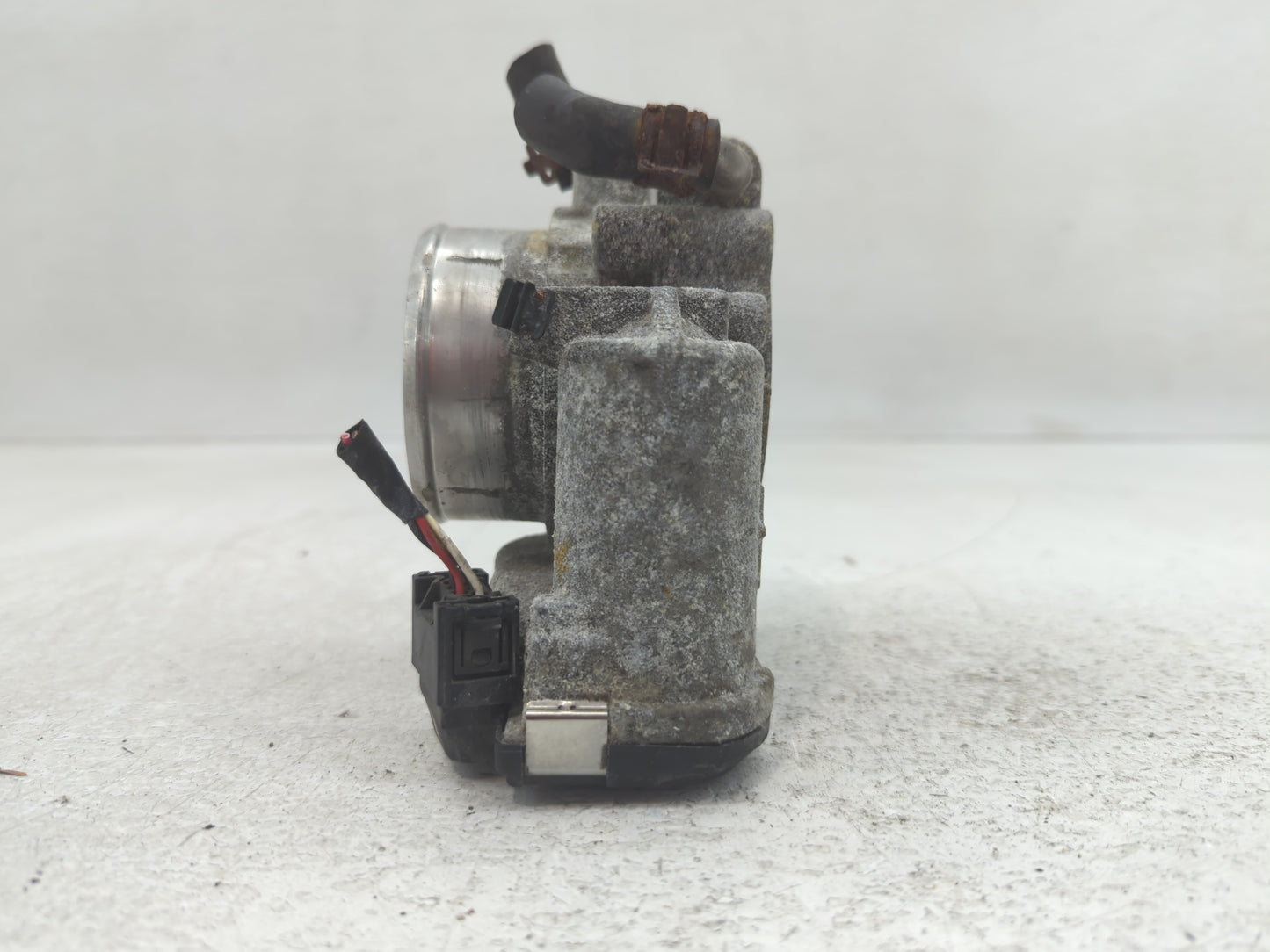 2015-2019 Hyundai Sonata Throttle Body P/N:35100-2G600 Fits Fits 2015 2016 2017 2018 2019 2020 2021 OEM Used Auto Parts - Oe