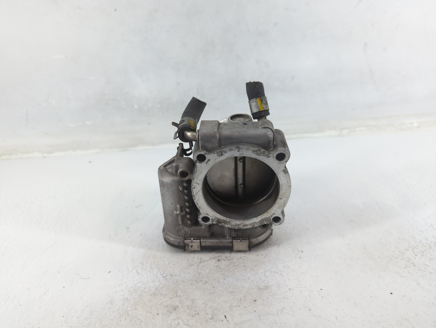 2015-2019 Hyundai Sonata Throttle Body P/N:35100-2G600 Fits Fits 2015 2016 2017 2018 2019 2020 2021 OEM Used Auto Parts - Oe