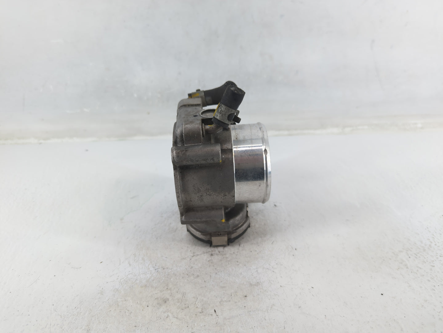 2015-2019 Hyundai Sonata Throttle Body P/N:35100-2G600 Fits Fits 2015 2016 2017 2018 2019 2020 2021 OEM Used Auto Parts - Oe