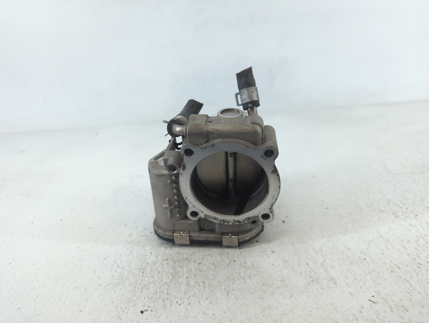 2015-2019 Hyundai Sonata Throttle Body P/N:35100-2G600 Fits Fits 2015 2016 2017 2018 2019 2020 2021 OEM Used Auto Parts - Oe