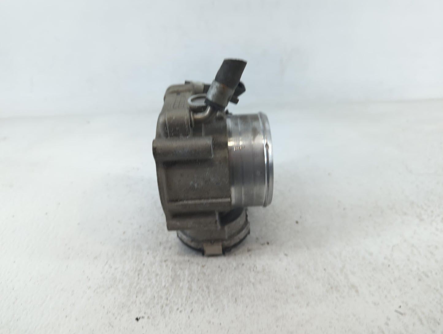 2015-2019 Hyundai Sonata Throttle Body P/N:35100-2G600 Fits Fits 2015 2016 2017 2018 2019 2020 2021 OEM Used Auto Parts - Oe