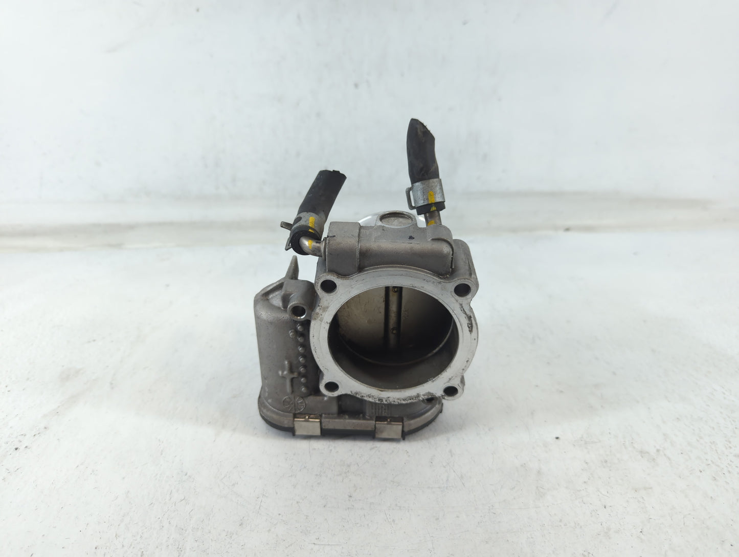 2015-2019 Hyundai Sonata Throttle Body P/N:35100-2G600 Fits Fits 2015 2016 2017 2018 2019 2020 2021 OEM Used Auto Parts - Oe