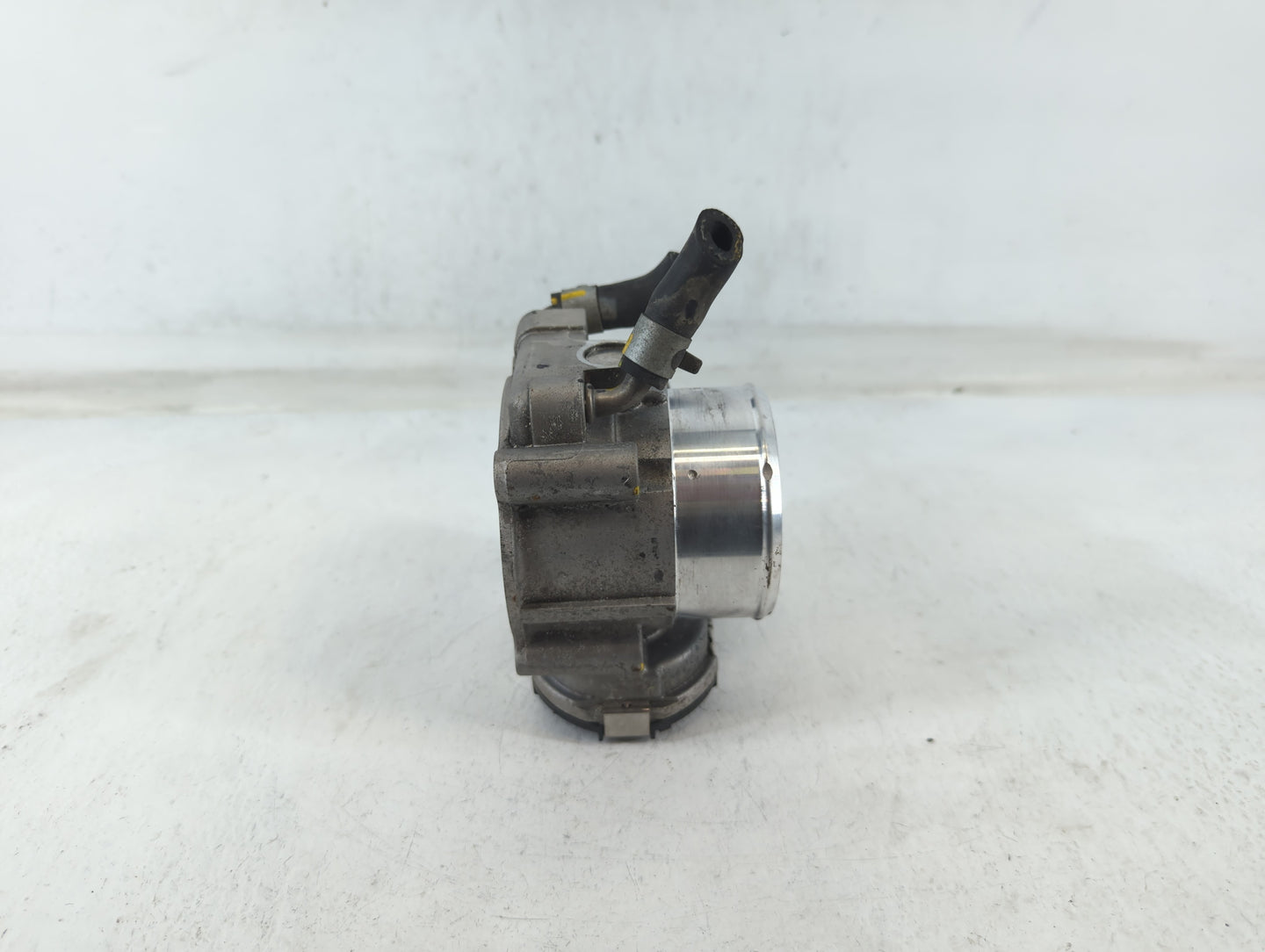 2015-2019 Hyundai Sonata Throttle Body P/N:35100-2G600 Fits Fits 2015 2016 2017 2018 2019 2020 2021 OEM Used Auto Parts - Oe