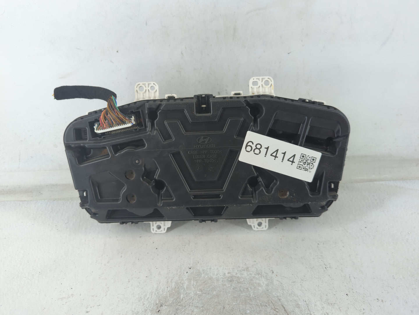 2016-2017 Hyundai Sonata Instrument Cluster Speedometer Gauges P/N:94001-C2200 Miles: Fits Fits 2016 2017 OEM Used Auto Part