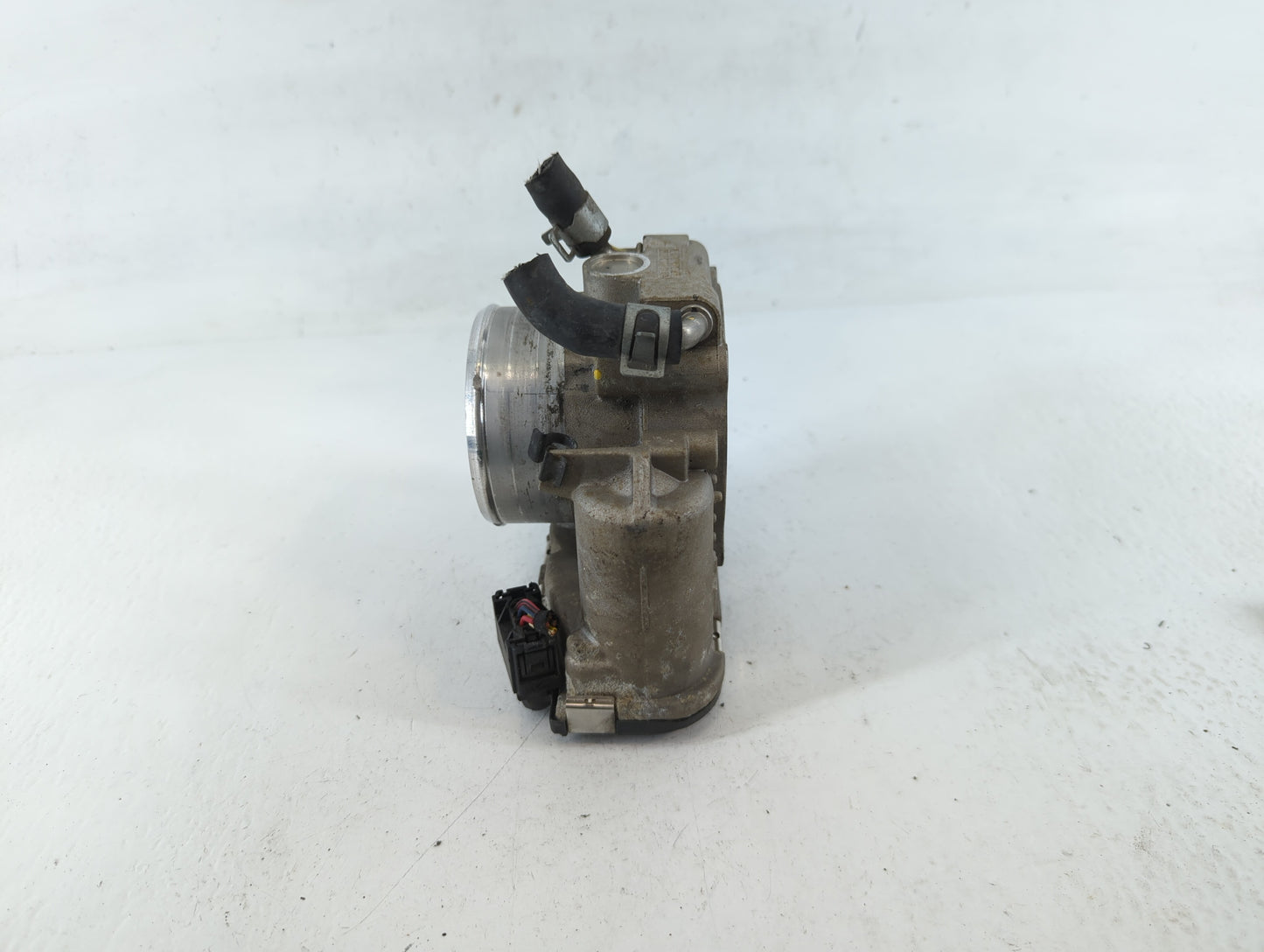 2015-2019 Hyundai Sonata Throttle Body P/N:35100-2G600 Fits Fits 2015 2016 2017 2018 2019 2020 2021 OEM Used Auto Parts - Oe