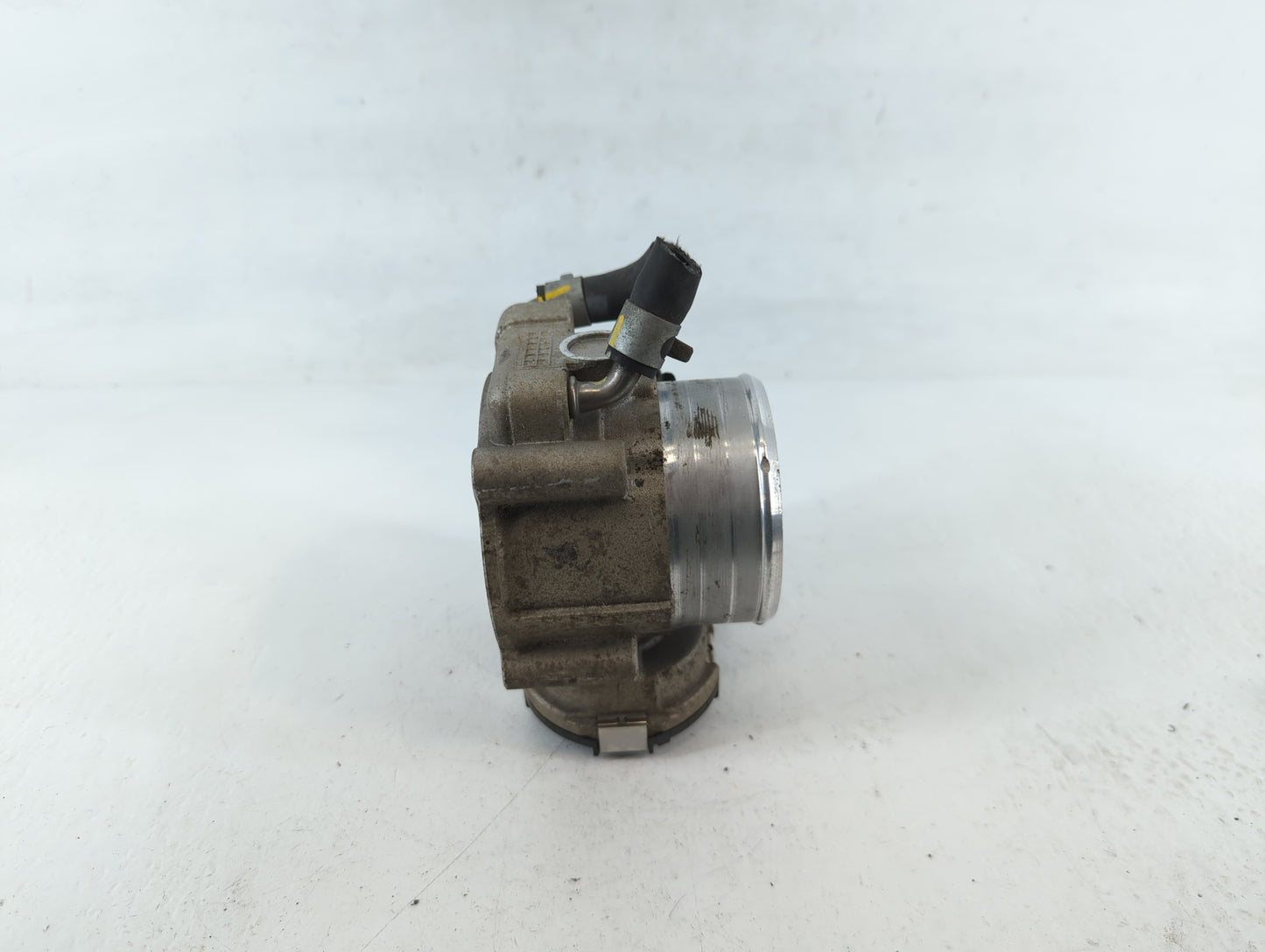 2015-2019 Hyundai Sonata Throttle Body P/N:35100-2G600 Fits Fits 2015 2016 2017 2018 2019 2020 2021 OEM Used Auto Parts - Oe