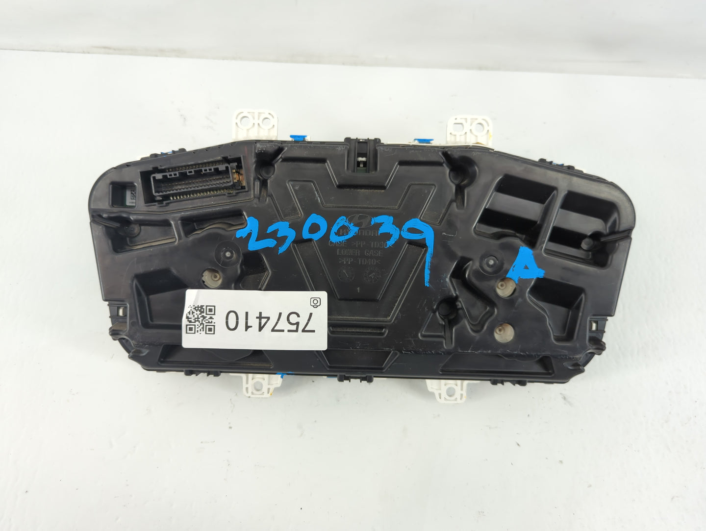 2015-2017 Hyundai Sonata Instrument Cluster Speedometer Gauges P/N:94001-C2200 Fits Fits 2015 2016 2017 OEM Used Auto Parts 