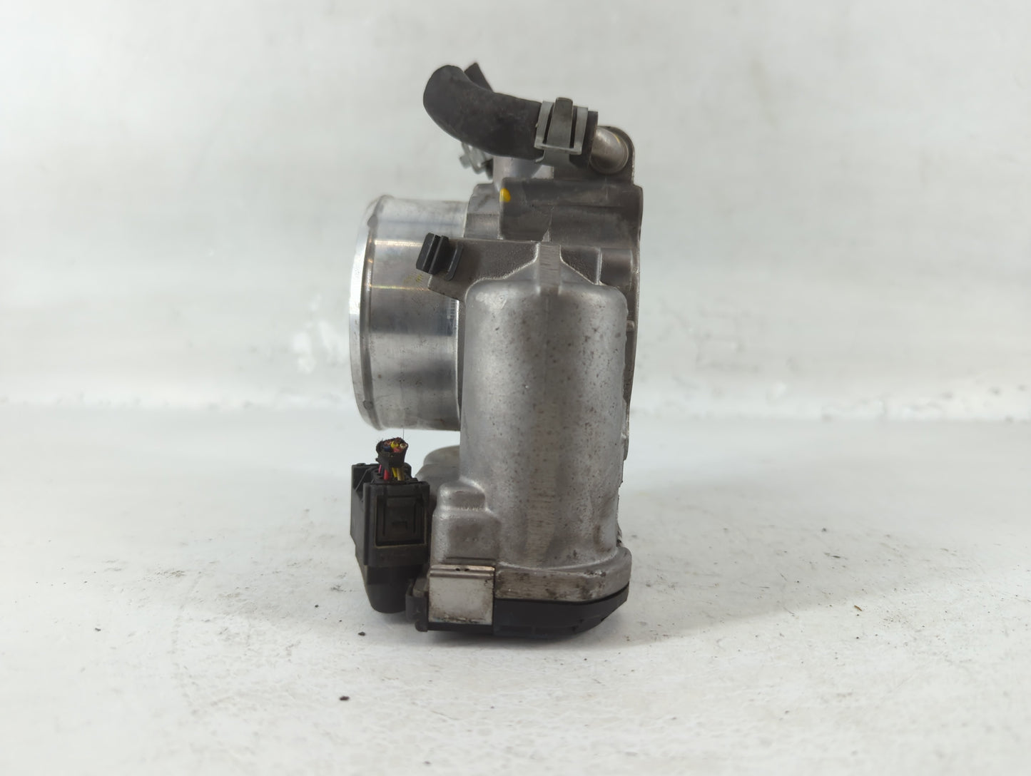 2015-2019 Hyundai Sonata Throttle Body P/N:35100-2G600 Fits Fits 2015 2016 2017 2018 2019 2020 2021 OEM Used Auto Parts - Oe