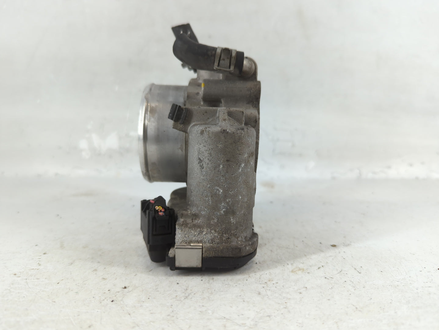 2015-2019 Hyundai Sonata Throttle Body P/N:35100-2G600 Fits Fits 2015 2016 2017 2018 2019 2020 2021 OEM Used Auto Parts - Oe
