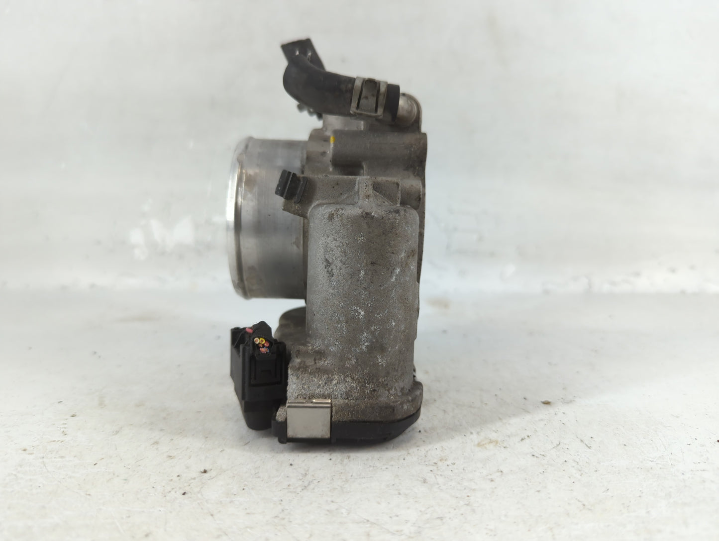 2015-2019 Hyundai Sonata Throttle Body P/N:35100-2G600 Fits Fits 2015 2016 2017 2018 2019 2020 2021 OEM Used Auto Parts - Oe