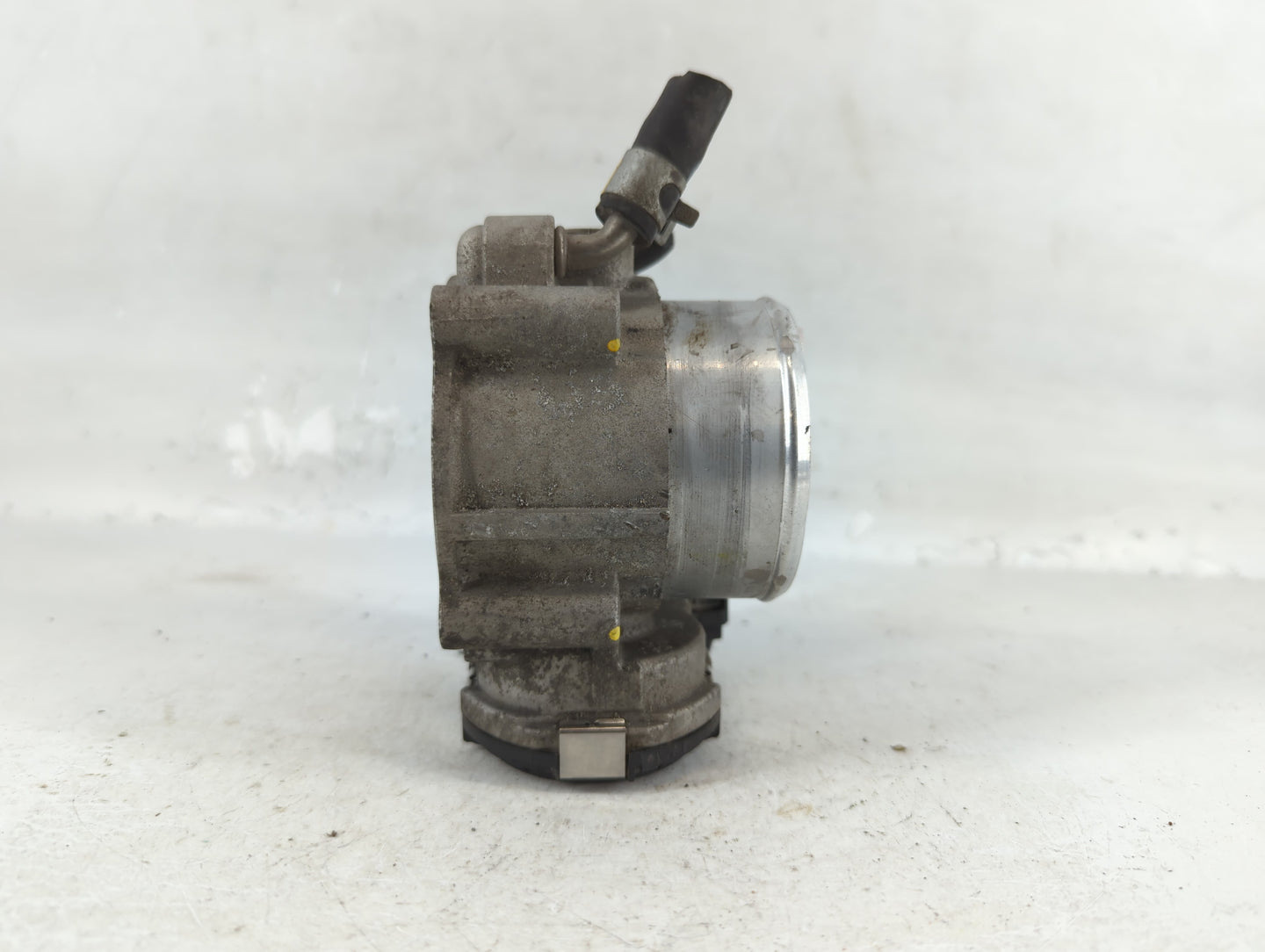 2015-2019 Hyundai Sonata Throttle Body P/N:35100-2G600 Fits Fits 2015 2016 2017 2018 2019 2020 2021 OEM Used Auto Parts - Oe