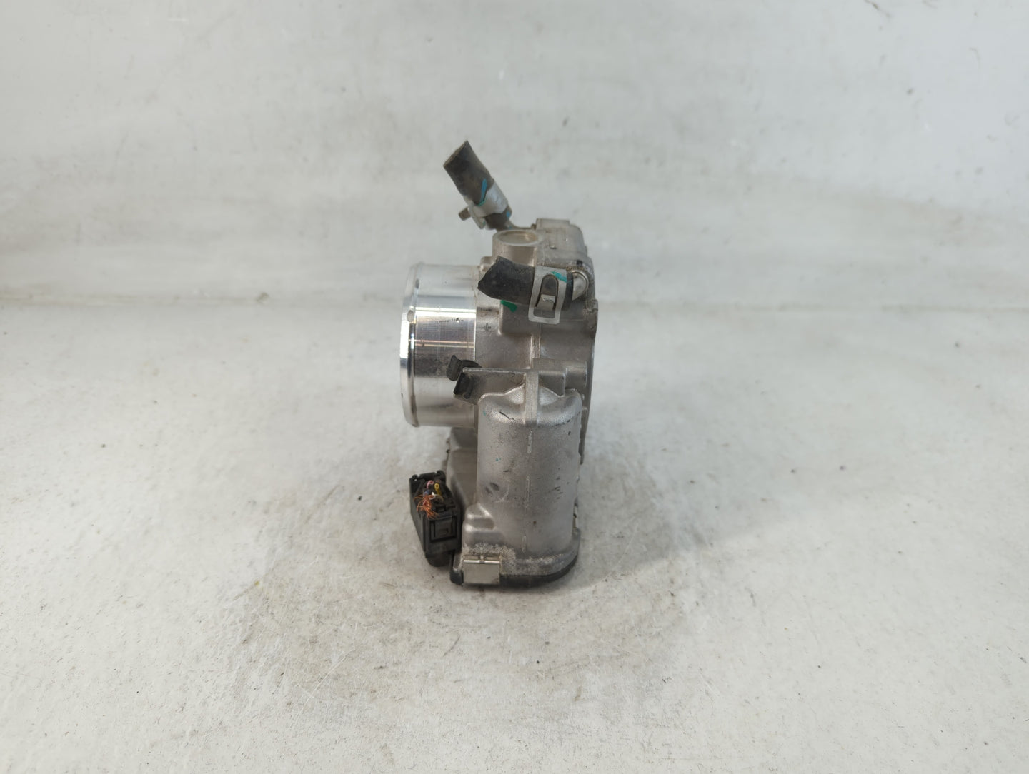 2015-2019 Hyundai Sonata Throttle Body P/N:35100-2G600 Fits Fits 2015 2016 2017 2018 2019 2020 2021 OEM Used Auto Parts - Oe