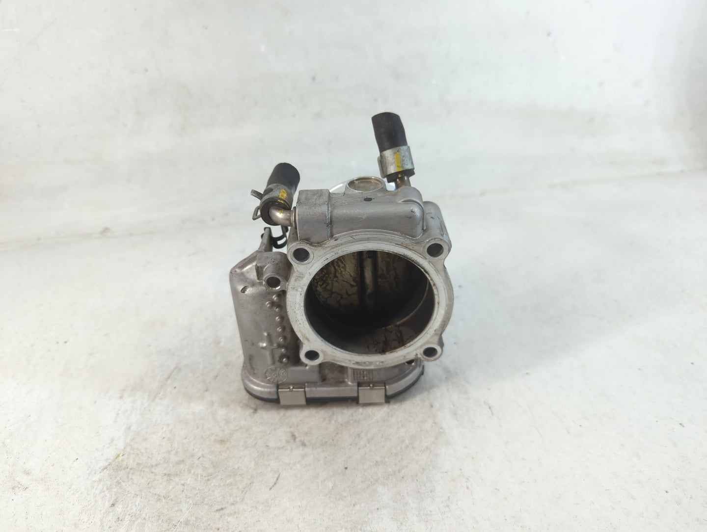 2015-2019 Hyundai Sonata Throttle Body P/N:35100-2G600 Fits Fits 2015 2016 2017 2018 2019 2020 2021 OEM Used Auto Parts - Oe