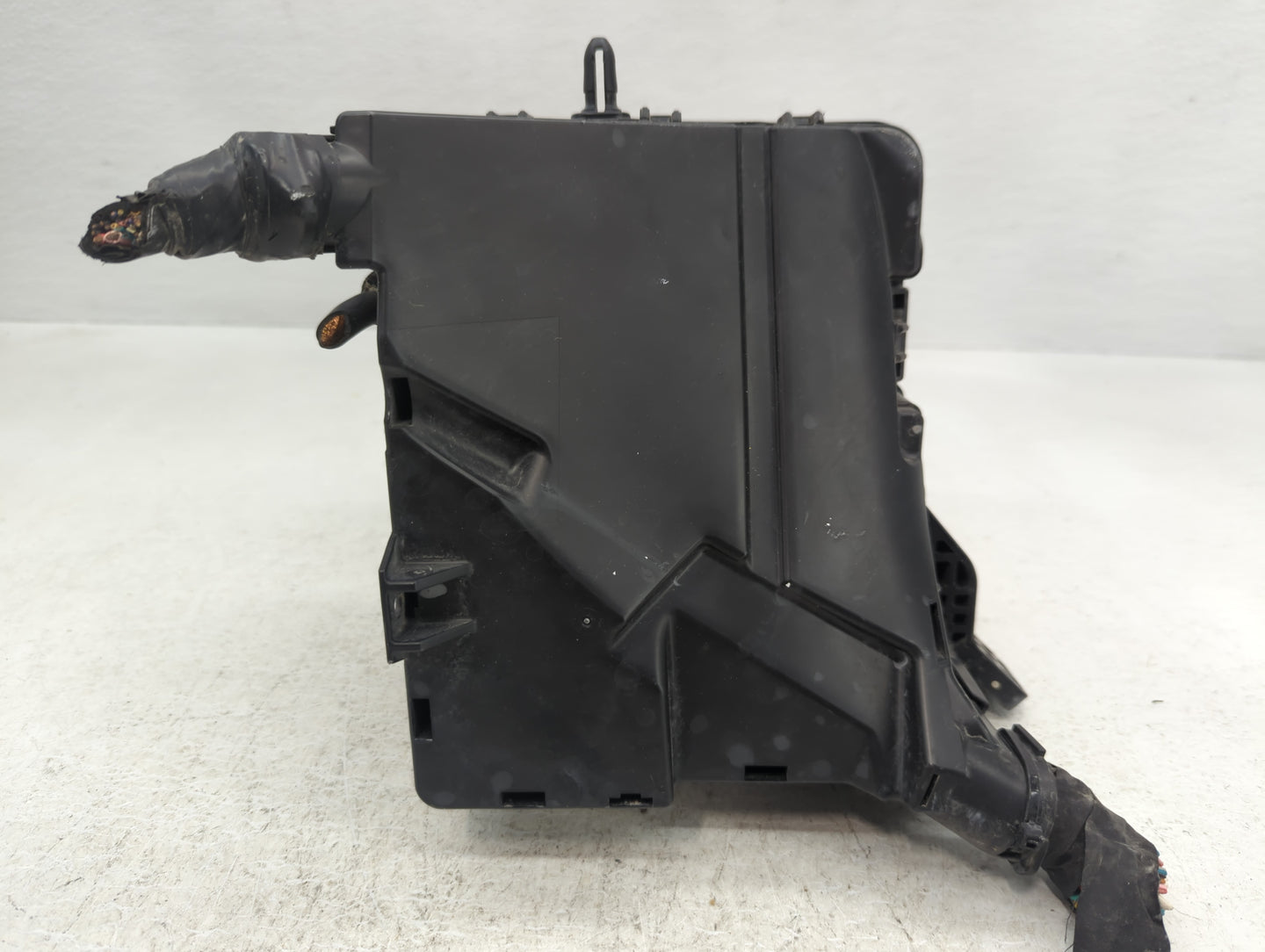 2016-2017 Hyundai Sonata Fusebox Fuse Box Panel Relay Module Fits Fits 2016 2017 OEM Used Auto Parts - Oemusedautoparts1.com