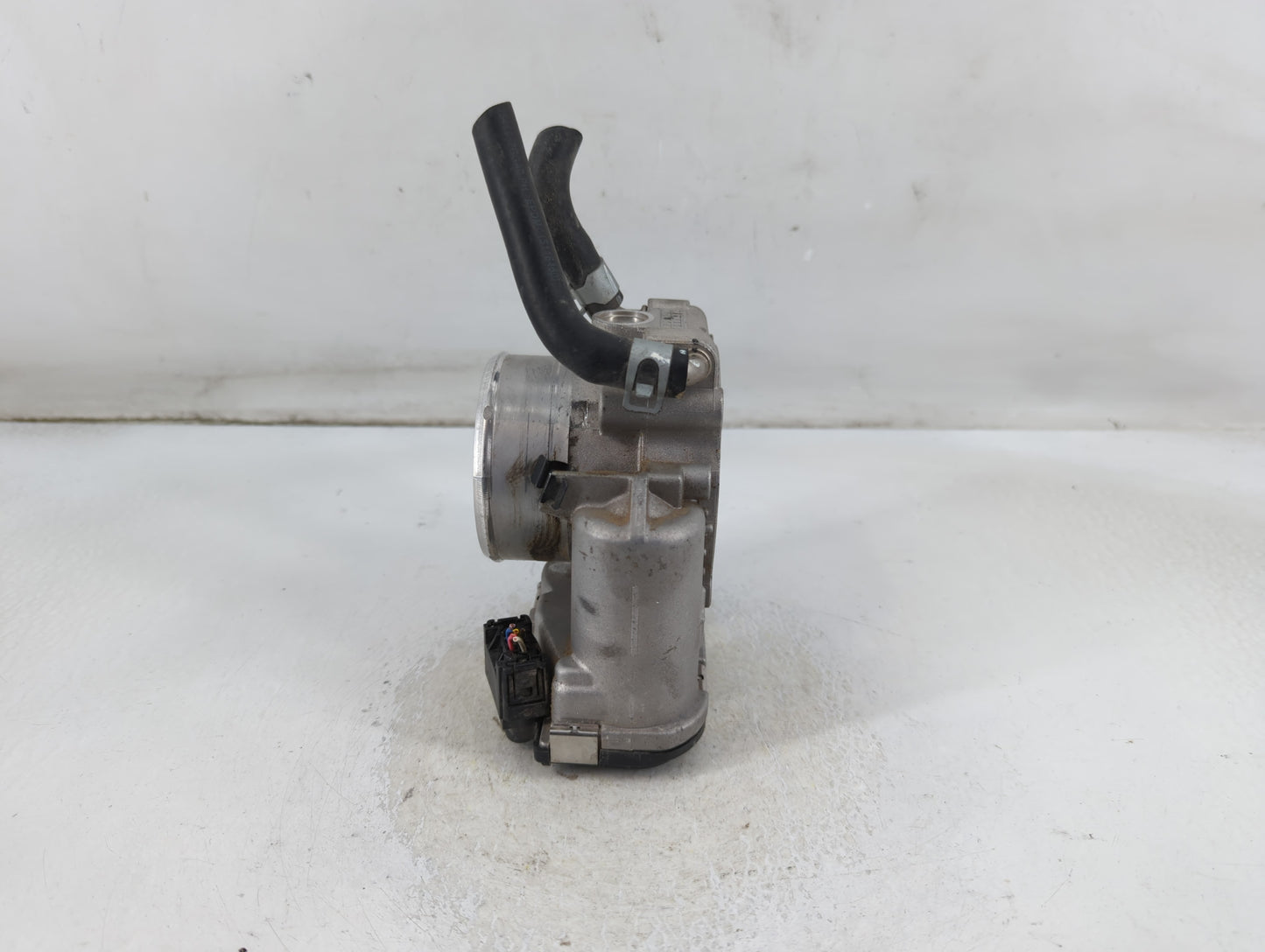 2016-2017 Hyundai Sonata Throttle Body P/N:35100-2G600 0 280 750 618 Fits Fits 2016 2017 2018 2019 2020 OEM Used Auto Parts 