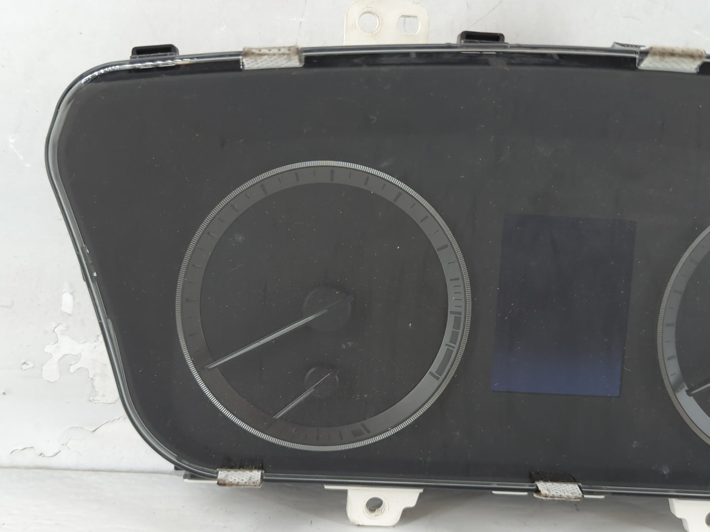 2016-2017 Hyundai Sonata Instrument Cluster Speedometer Gauges P/N:94001-C2200 Fits Fits 2016 2017 OEM Used Auto Parts - Oem