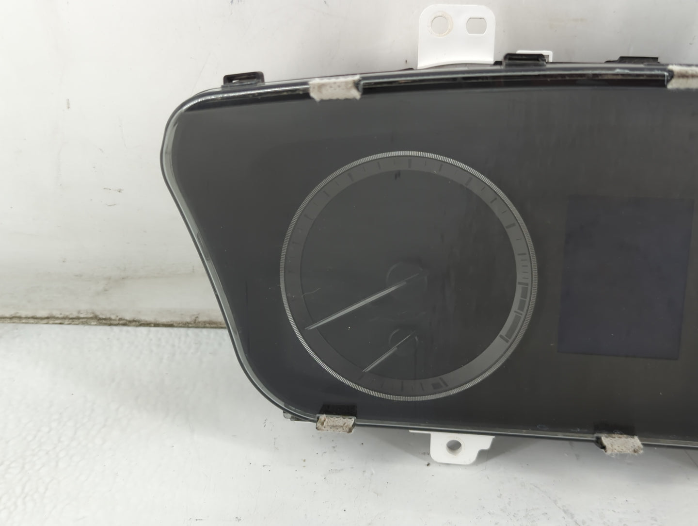 2016-2017 Hyundai Sonata Instrument Cluster Speedometer Gauges P/N:94001-C2200 Fits Fits 2016 2017 OEM Used Auto Parts - Oem