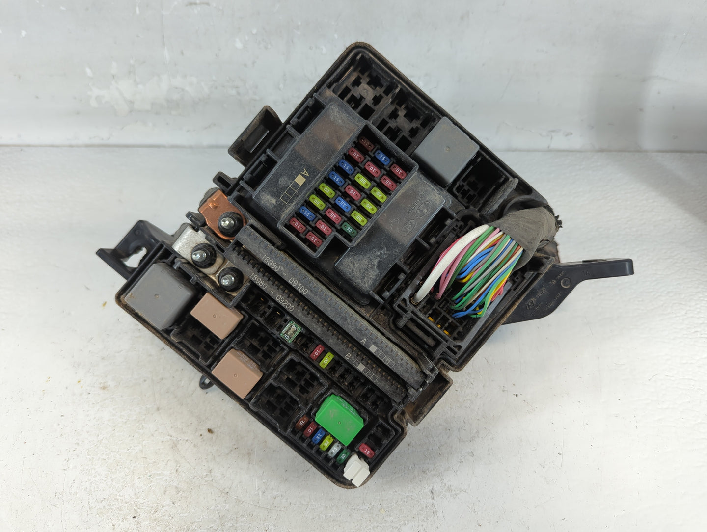 2016-2017 Hyundai Sonata Fusebox Fuse Box Panel Relay Module P/N:91204 E6161 Fits Fits 2016 2017 OEM Used Auto Parts - Oemus