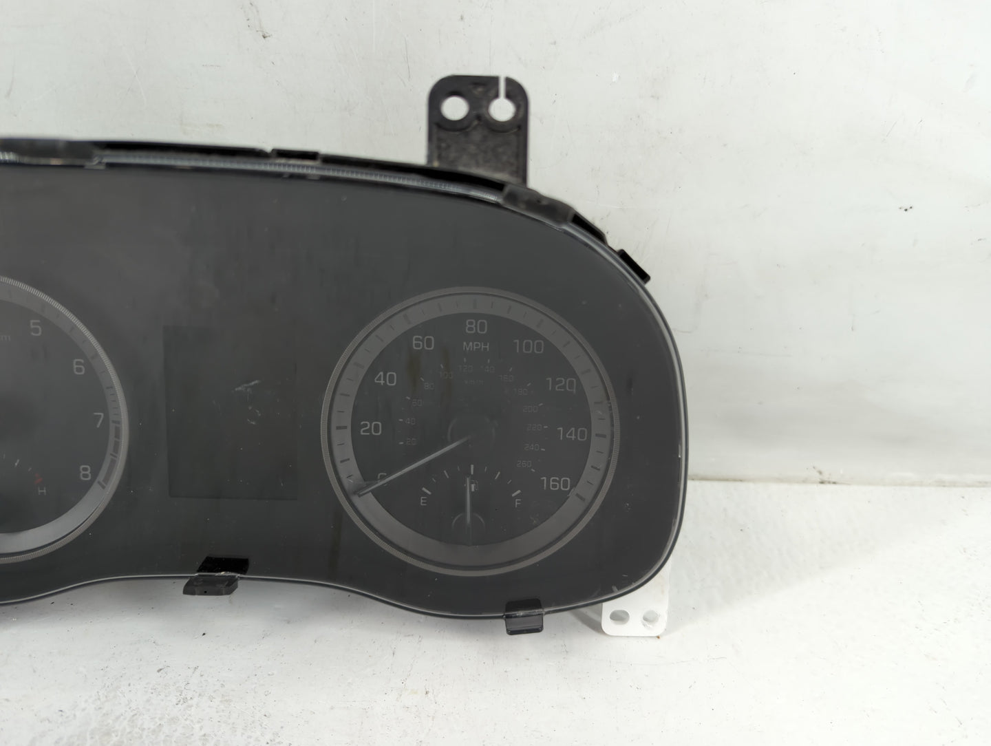 2016-2017 Hyundai Tucson Instrument Cluster Speedometer Gauges P/N:94001-D3180 Fits Fits 2016 2017 OEM Used Auto Parts - Oem