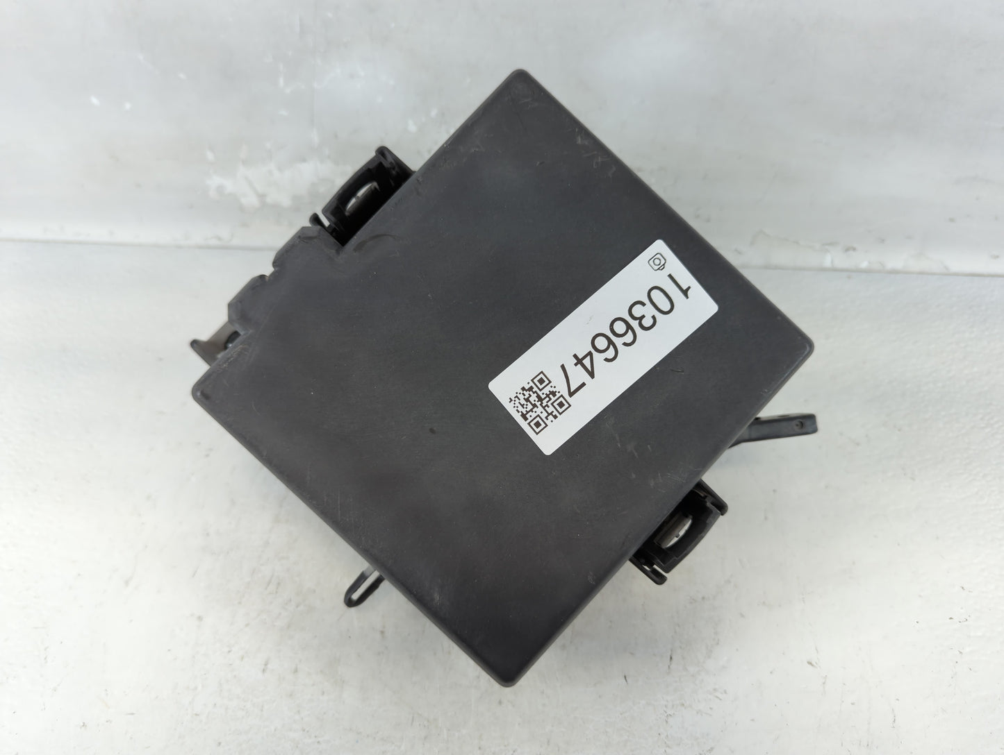 2016-2018 Hyundai Tucson Fusebox Fuse Box Panel Relay Module P/N:91431 D3140 Fits Fits 2016 2017 2018 OEM Used Auto Parts - 