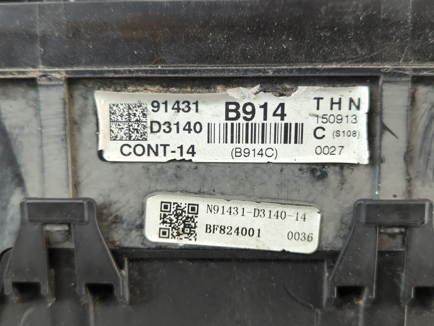 2016-2018 Hyundai Tucson Fusebox Fuse Box Panel Relay Module P/N:91431 D3140 Fits Fits 2016 2017 2018 OEM Used Auto Parts - 