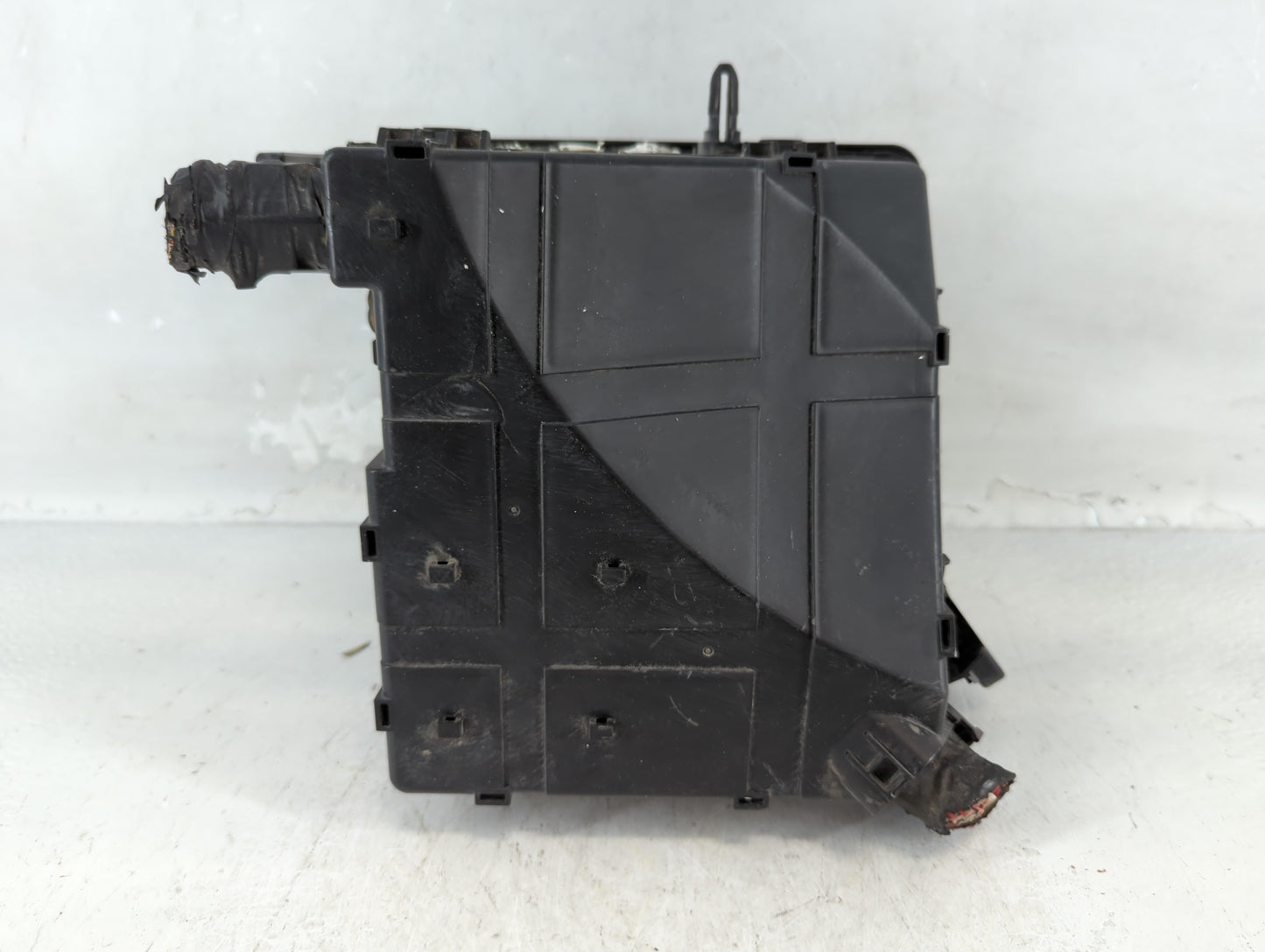 2016-2018 Hyundai Tucson Fusebox Fuse Box Panel Relay Module P/N:91431 D3140 Fits Fits 2016 2017 2018 OEM Used Auto Parts - 