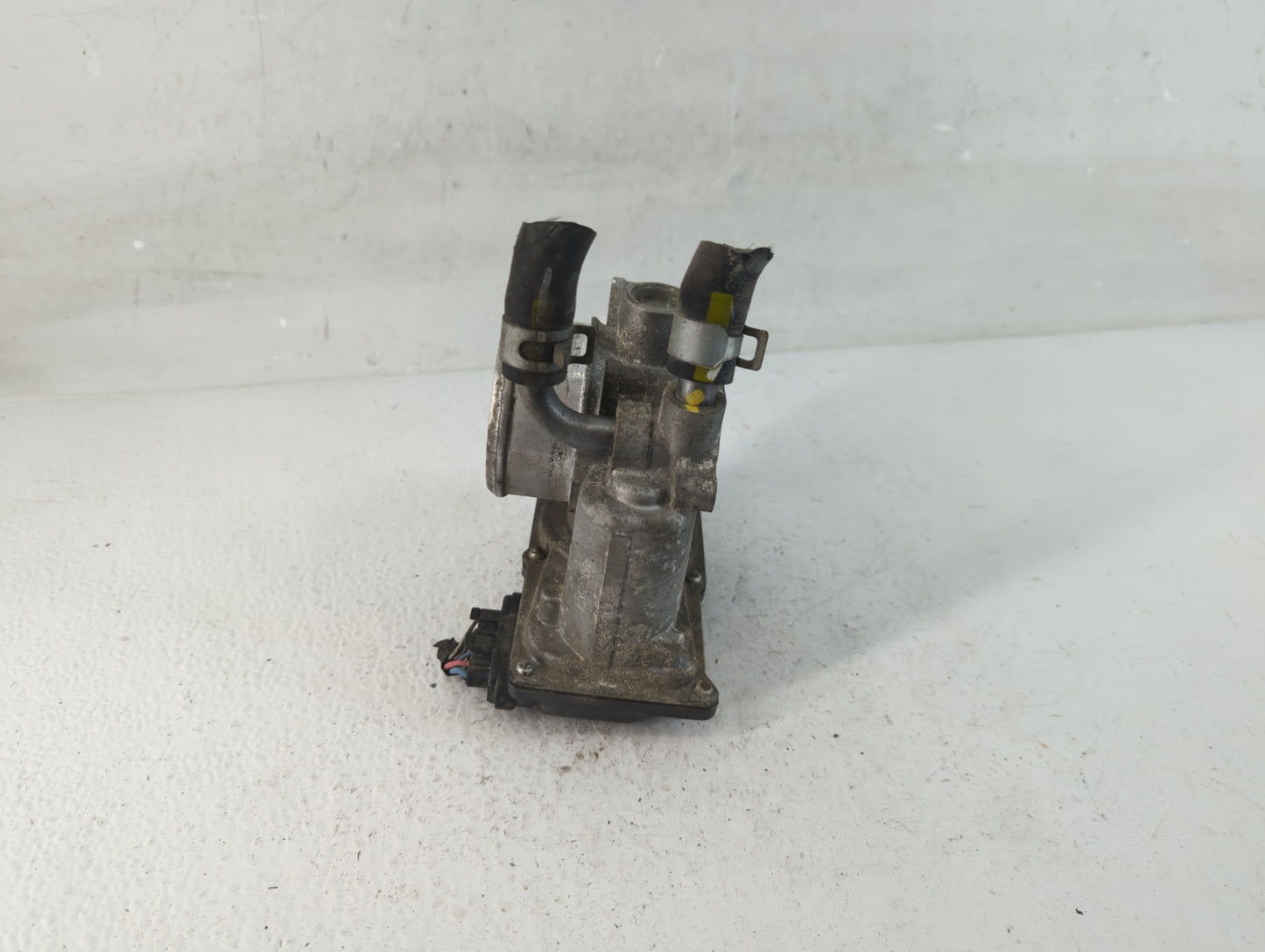 2016-2018 Hyundai Tucson Throttle Body P/N:35100-2B340 Fits Fits 2015 2016 2017 2018 2019 2020 2021 2022 OEM Used Auto Parts